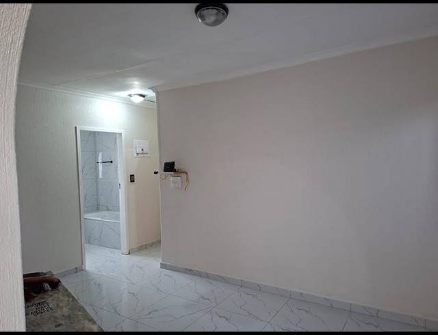2 BEDROOM PROPERTY TO RENT IN BONAERO PARK